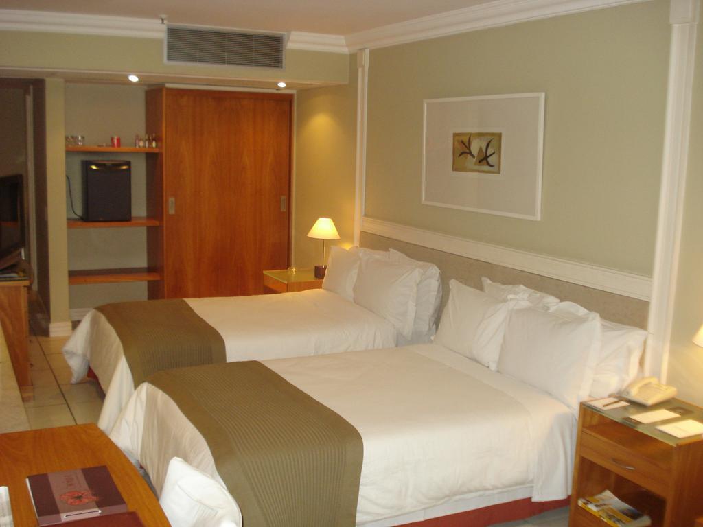 Отель Golden Tulip Ipanema Plaza Рио-де-Жанейро Экстерьер фото